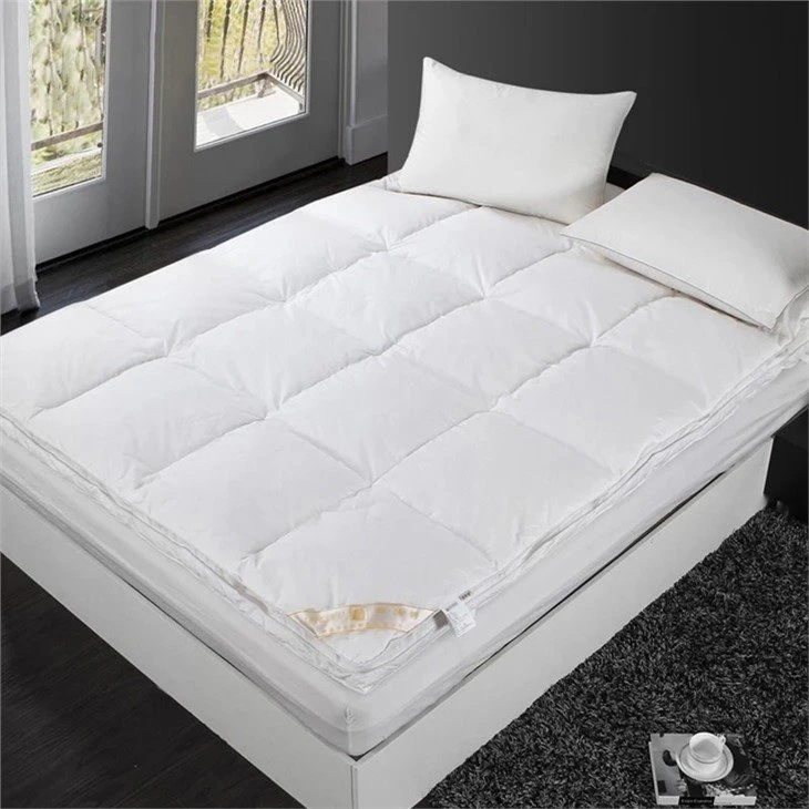 Fitted Sheet Style Mattress Topper